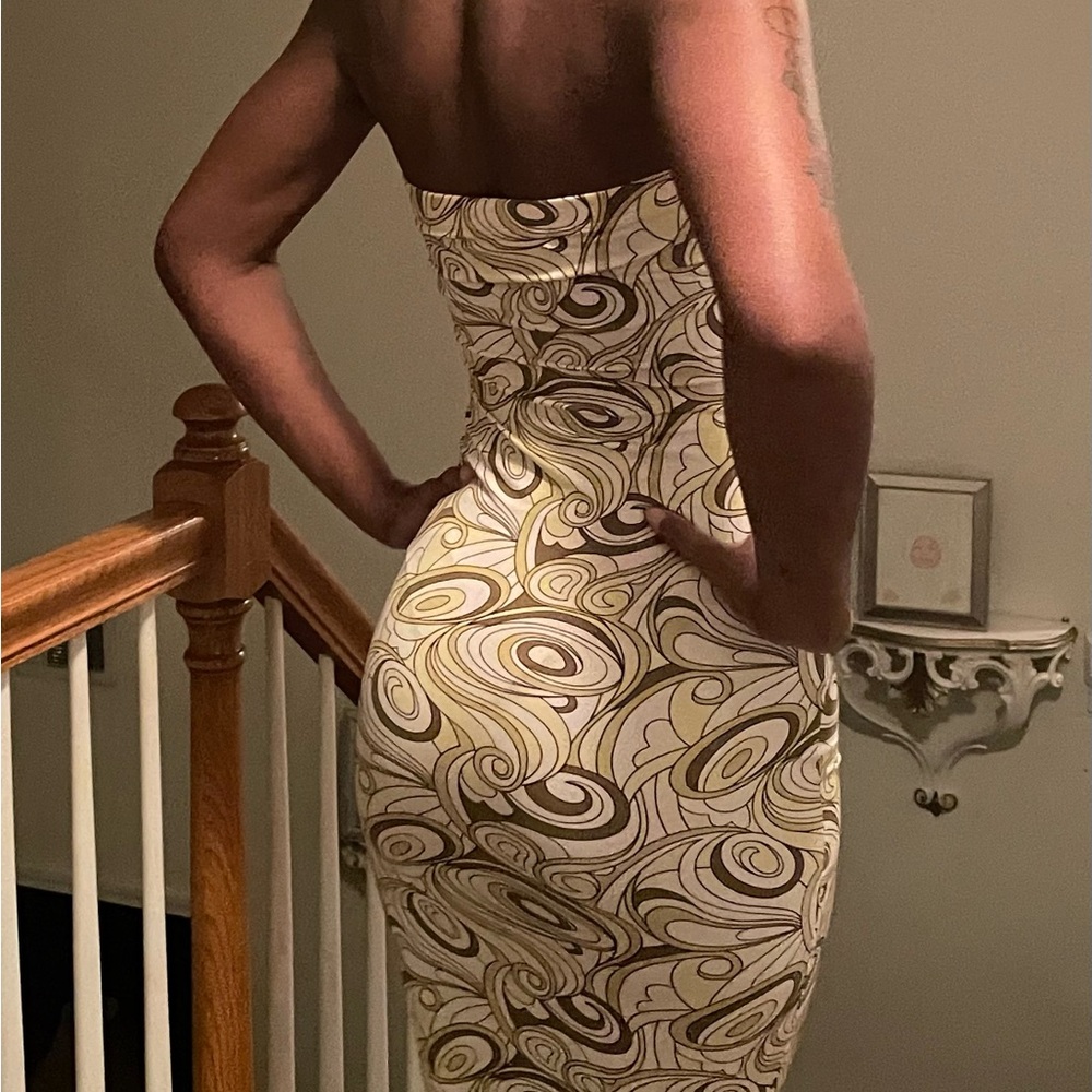 Abstract Patterned Strapless Dress - Picture 6 of 8